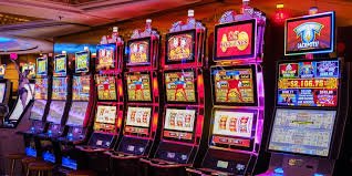 Antarmuka permainan Mega Sevens di platform jangkau toto menampilkan gulungan slot, tabel pembayaran, dan kontrol taruhan